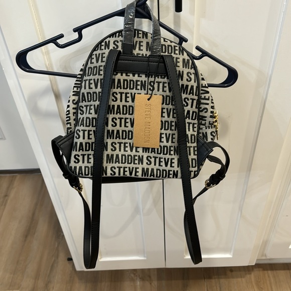 NWT-Steve Madden small backpack. - Picture 3 of 7